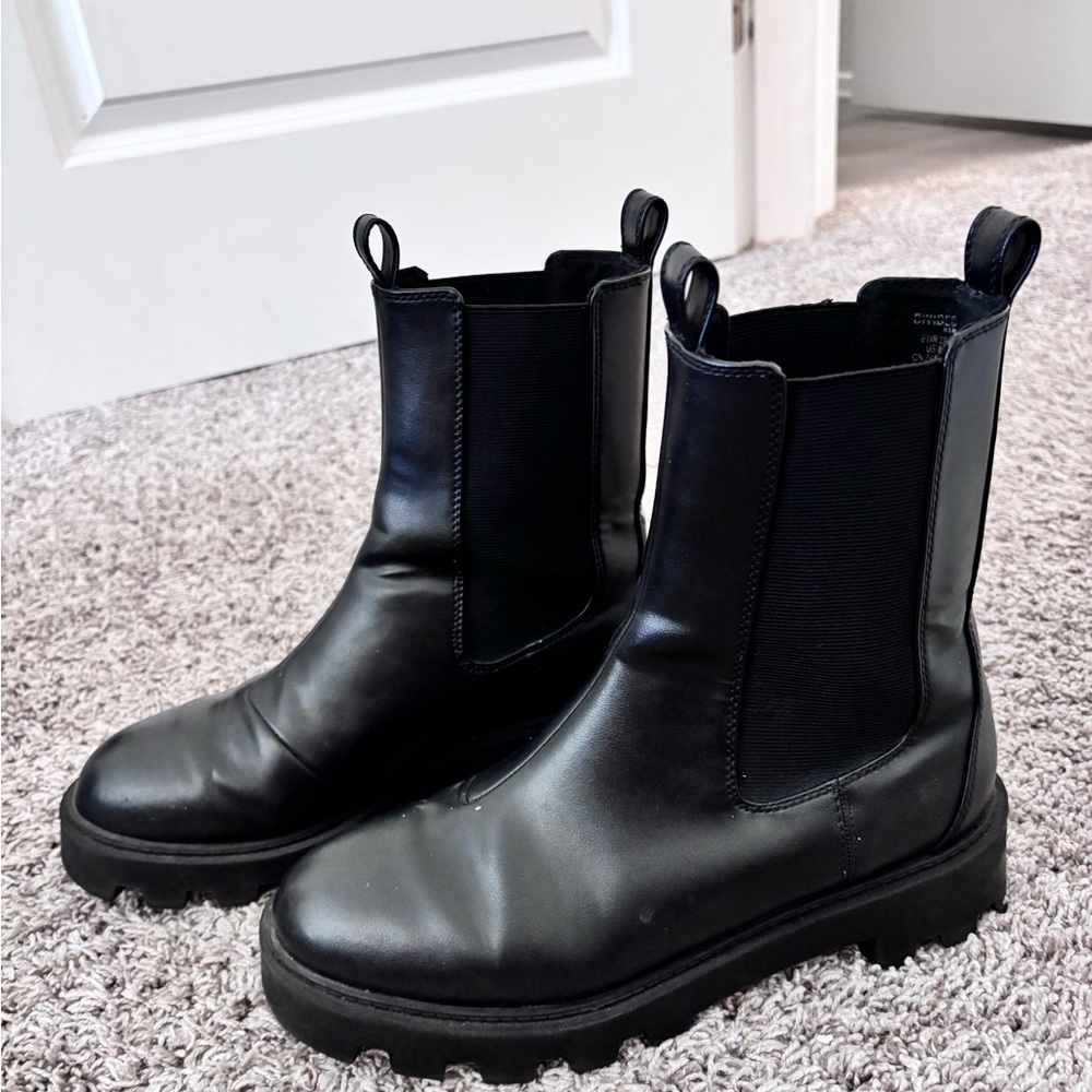 Black Chelsea Leather Boots